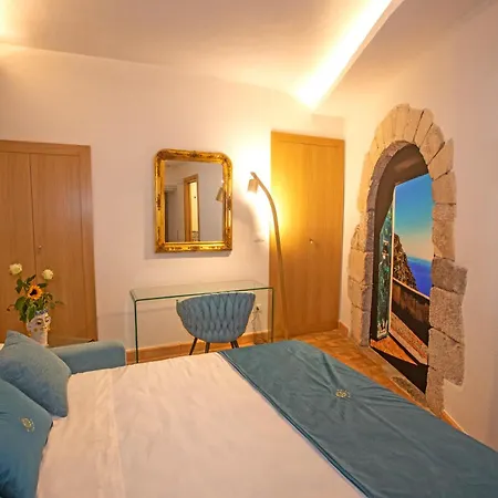 Center, Completely Renovated, Historical Apartment Taormina